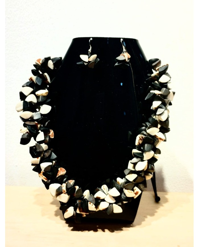 GARGANTILLA TAGUA PICADA